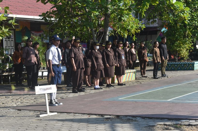 UPACARA BENDERA BERSAMA UNTUK MEMPERINGATI HUT RI YANG KE – 78 YAYASAN SANTA MARIA BANJARMASIN